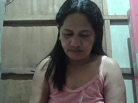 Snapshot of hotmama_063 chatting on February 13, 9:44 pm hotmama 063 online show from February 13, 9:44 pm