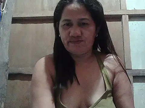 Snapshot of hotmama_063 chatting on February 15, 10:03 am hotmama 063 online show from February 15, 10:03 am