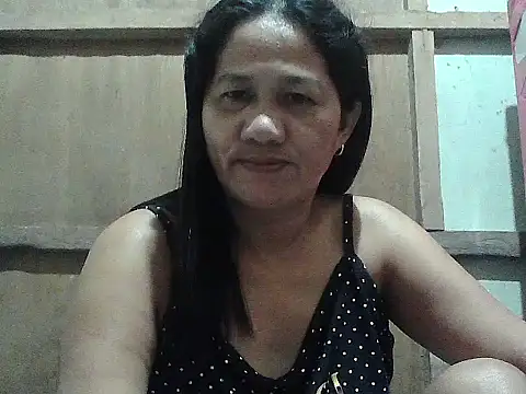 Snapshot of hotmama_063 chatting on February 15, 10:06 pm hotmama 063 online show from February 15, 10:06 pm