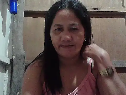 Snapshot of hotmama_063 chatting on February 21, 10:11 pm hotmama 063 online show from February 21, 10:11 pm