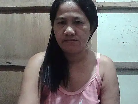 Snapshot of hotmama_063 chatting on March 6, 9:33 pm hotmama 063 online show from March 6, 9:33 pm