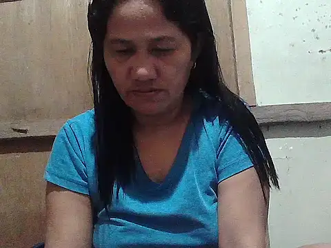 Snapshot of hotmama_063 chatting on March 7, 9:39 am hotmama 063 online show from March 7, 9:39 am