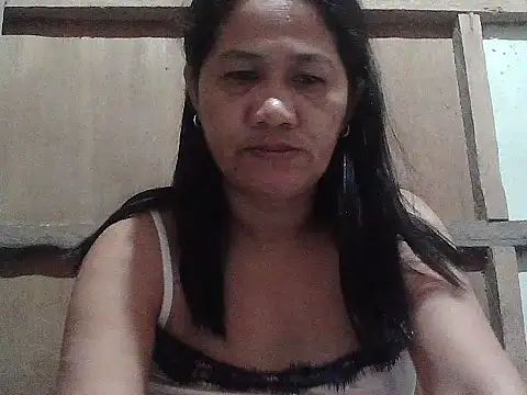 Snapshot of hotmama_063 chatting on April 5, 9:01 pm hotmama 063 online show from April 5, 9:01 pm