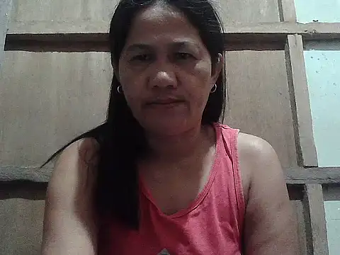 Snapshot of hotmama_063 chatting on April 8, 9:48 pm hotmama 063 online show from April 8, 9:48 pm