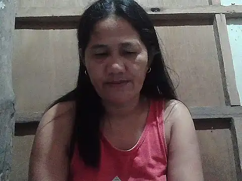 Snapshot of hotmama_063 chatting on April 16, 10:38 am hotmama 063 online show from April 16, 10:38 am