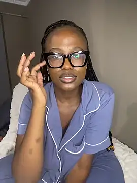 Moonzy77 online show from November 14, 10:18 pm