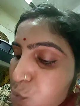 Snapshot of LUCKY_cut chatting on April 2, 2:58 pm LUCKY cut online show from April 2, 2:58 pm