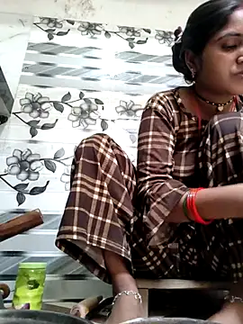 Snapshot of LUCKY_cut chatting on April 6, 3:37 am LUCKY cut online show from April 6, 3:37 am