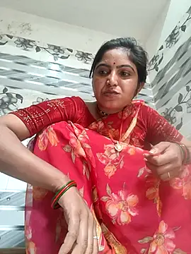 Snapshot of LUCKY_cut chatting on April 9, 5:18 am LUCKY cut online show from April 9, 5:18 am