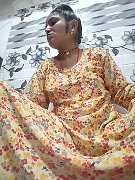 Snapshot of LUCKY_cut chatting on April 21, 2:56 pm LUCKY cut online show from April 21, 2:56 pm