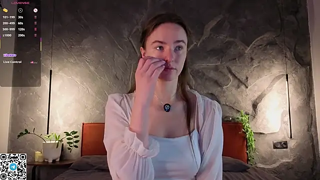 VincenzaGarigliano online show from November 25, 1:16 am