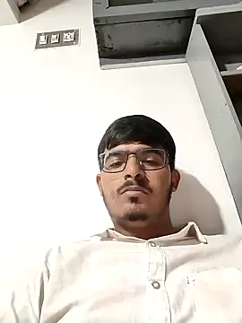 Snapshot of RotundHeadway chatting on December 5, 1:20 pm RotundHeadway online show from December 5, 1:20 pm