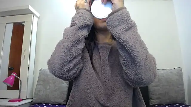 Snapshot of Taylormegan chatting on October 16, 2:07 pm Taylormegan online show from October 16, 2:07 pm