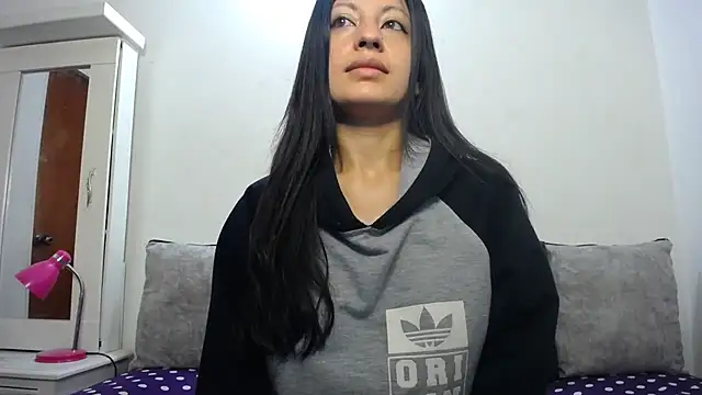 Snapshot of Taylormegan chatting on November 4, 2:38 pm Taylormegan online show from November 4, 2:38 pm