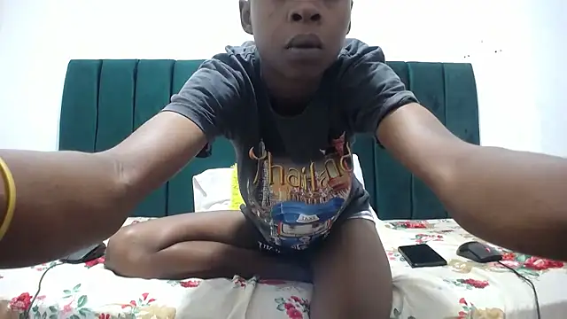 SweetSlenderChoc online show from January 12, 8:52 am