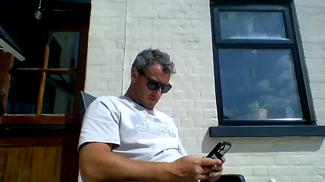 Londonlad818 online show from June 16, 2:19 pm