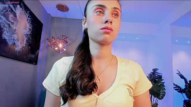 sofiapalacioss online show from February 4, 8:03 pm