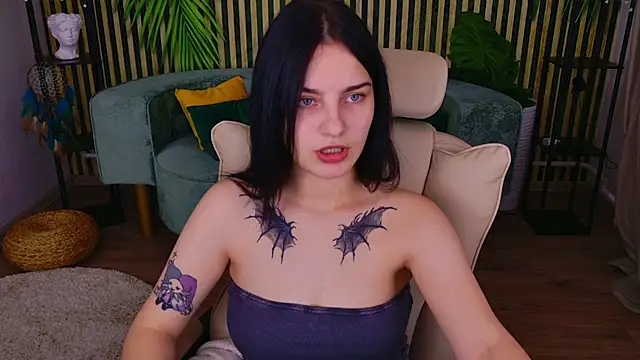 Snapshot of Angel_Braun chatting on October 5, 11:19 am Angel Braun online show from October 5, 11:19 am