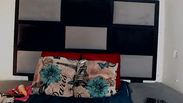 Freaky-boobs online show from November 14, 1:15 am