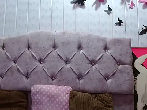 Emiily Johamson online show from September 16, 1:50 am