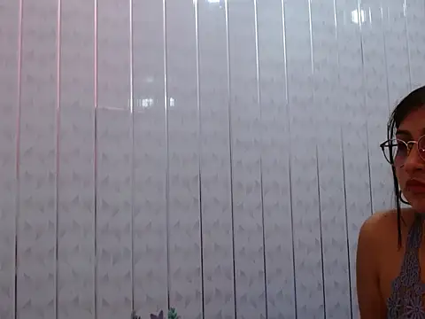 Emiily Johamson online show from September 19, 2:24 am