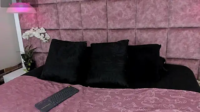 Ely09  online show from November 11, 9:15 pm