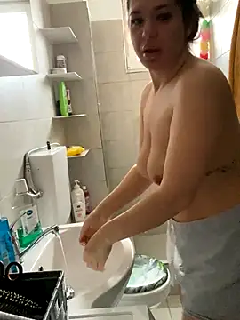 Snapshot of nattysx chatting on December 4, 6:44 am nattysx online show from December 4, 6:44 am