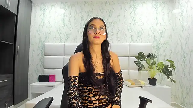 Snapshot of ValerySkinnyy chatting on October 10, 11:26 pm ValerySkinnyy online show from October 10, 11:26 pm