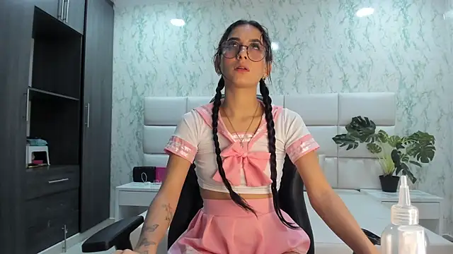 Snapshot of ValerySkinnyy chatting on October 11, 11:36 pm ValerySkinnyy online show from October 11, 11:36 pm