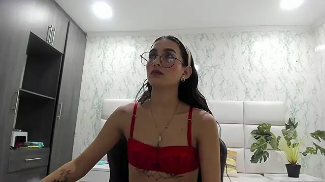 Snapshot of ValerySkinnyy chatting on October 20, 3:40 am ValerySkinnyy online show from October 20, 3:40 am