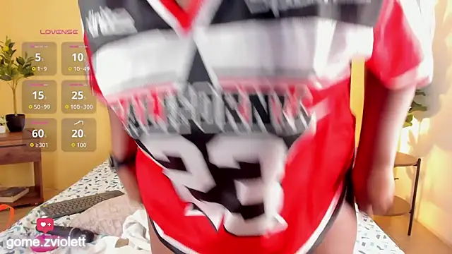 Snapshot of ViolettGomez_93 chatting on October 5, 4:44 am ViolettGomez 93 online show from October 5, 4:44 am