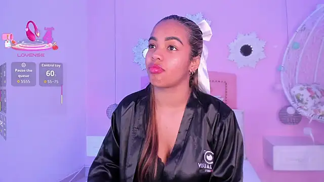 Snapshot of CannelaSmith chatting on December 15, 11:20 pm CannelaSmith online show from December 15, 11:20 pm