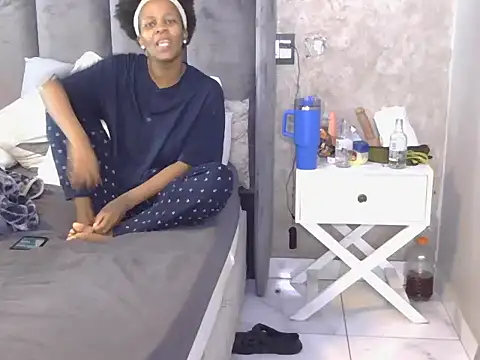 Snapshot of Sultry_Booty chatting on November 28, 7:00 am Sultry Booty online show from November 28, 7:00 am