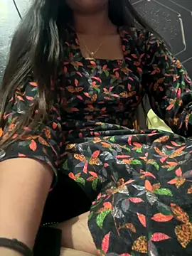 Snapshot of Sexylella143 chatting on November 21, 5:17 am Sexylella143 online show from November 21, 5:17 am