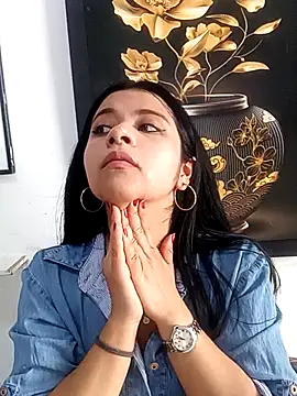 ValerieLove  online show from September 25, 7:06 pm