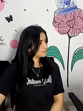 ValerieLove  online show from October 18, 7:42 am