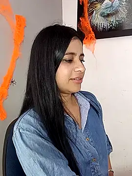 ValerieLove  online show from November 1, 8:11 pm