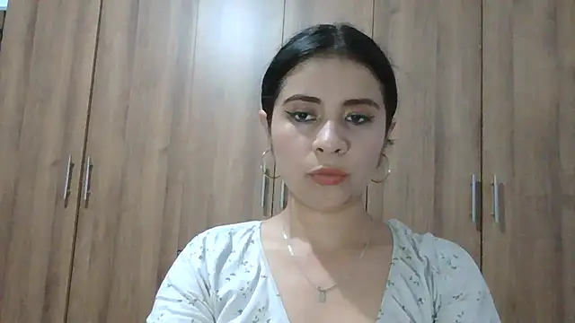 ValerieLove  online show from November 12, 7:57 pm