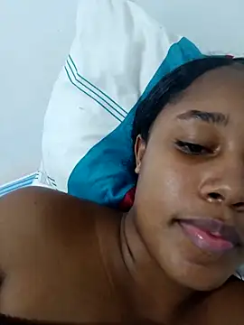 Snapshot of MoniqueMulberry chatting on October 6, 7:50 am MoniqueMulberry online show from October 6, 7:50 am