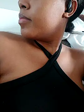 MoniqueMulberry online show from November 18, 7:07 pm