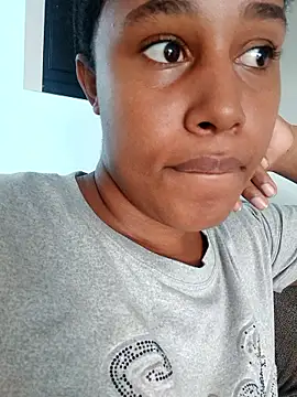 MoniqueMulberry online show from December 1, 8:25 pm