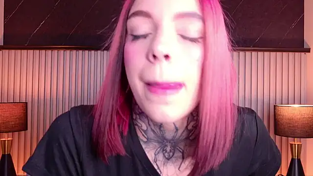 Meganreed  online show from July 18, 9:29 pm