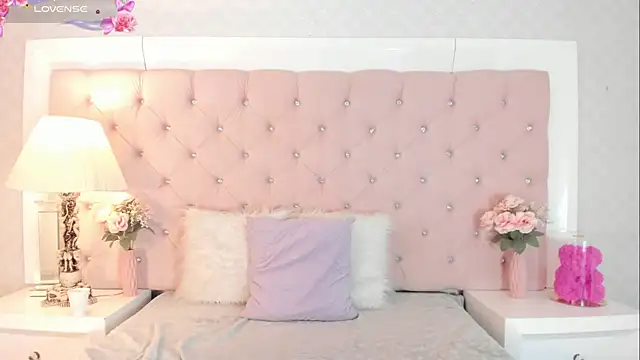 CaterinaRomano online show from November 8, 2:50 pm