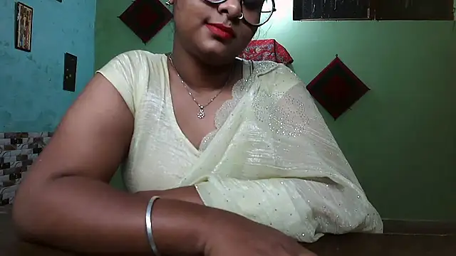 DearKimmi online show from November 1, 6:43 pm