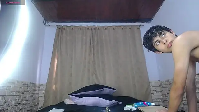 Snapshot of DaraKat18 chatting on September 24, 8:34 pm DaraKat18 online show from September 24, 8:34 pm