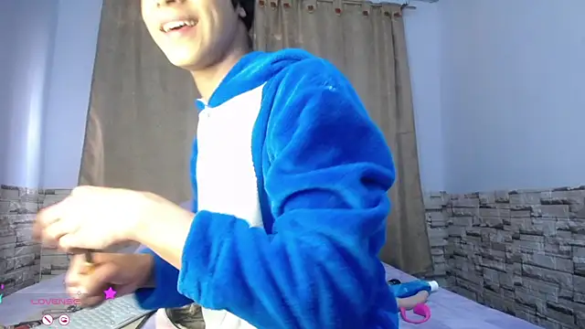 Snapshot of DaraKat18 chatting on September 26, 8:46 pm DaraKat18 online show from September 26, 8:46 pm