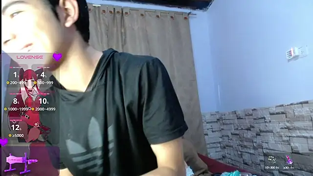 Snapshot of DaraKat18 chatting on October 8, 8:17 pm DaraKat18 online show from October 8, 8:17 pm