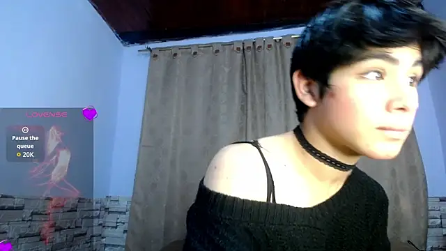 Snapshot of DaraKat18 chatting on October 25, 10:26 pm DaraKat18 online show from October 25, 10:26 pm