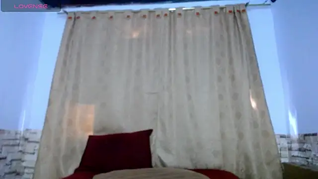 Snapshot of DaraKat18 chatting on October 30, 5:24 pm DaraKat18 online show from October 30, 5:24 pm