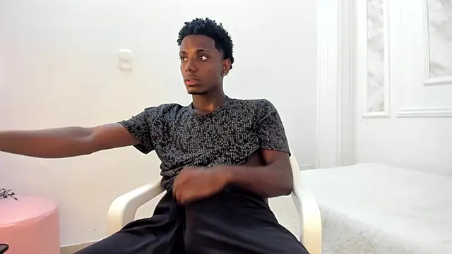 Snapshot of Amare_25 chatting on October 15, 7:03 pm Amare 25 online show from October 15, 7:03 pm